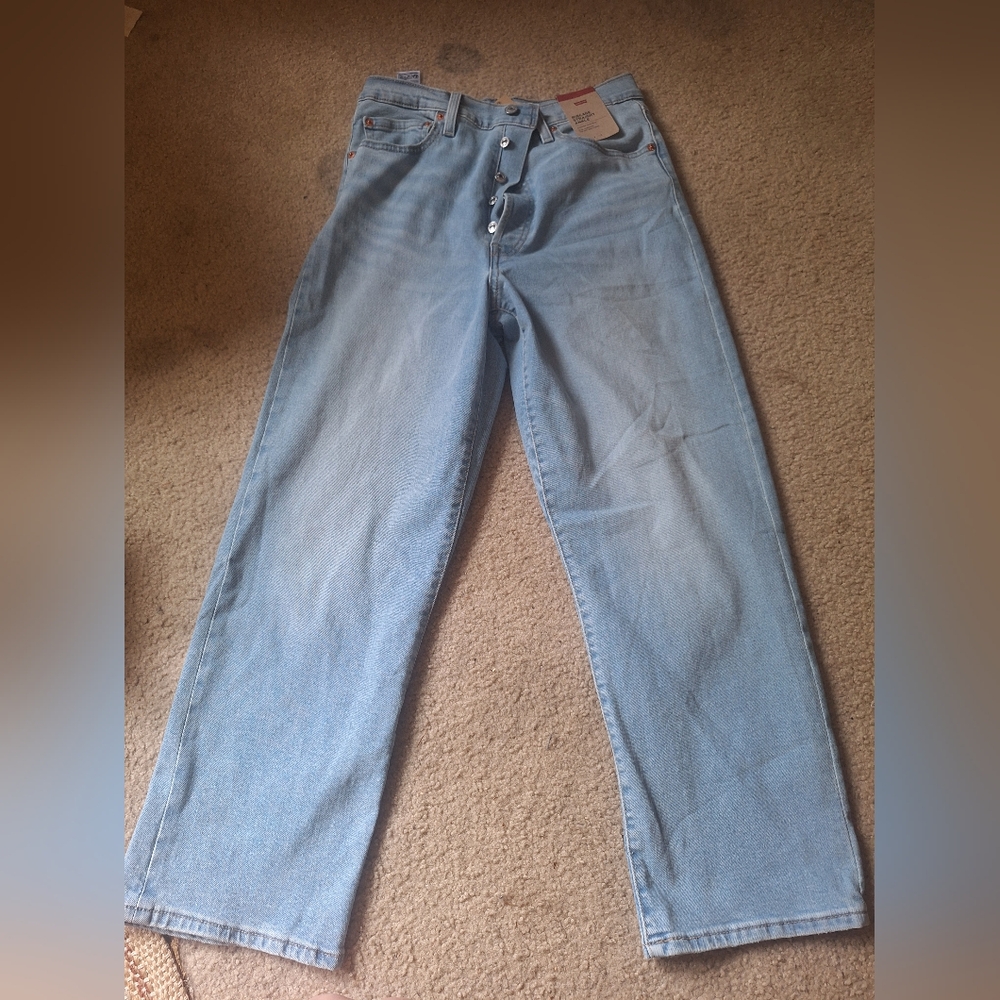 Levi's Women's Ribcage Straight Ankle Jeans - Picture 4 of 6